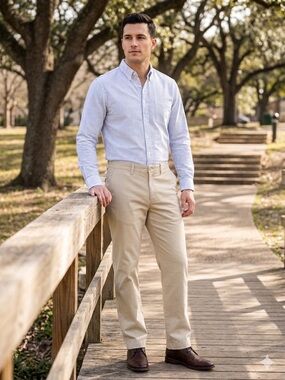 Casuals by Round Tree & Yourke NWT
Khaki Chinos cotton spandex
38x32 straight